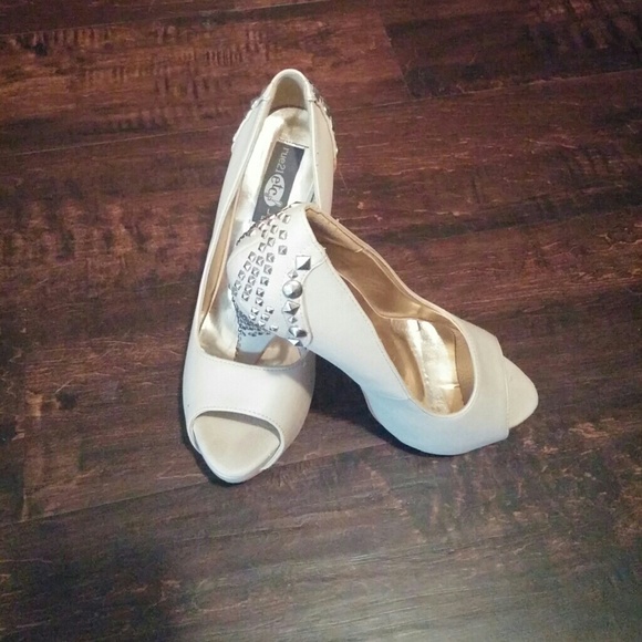❗SOLD❗Rue 21 studded high heels - Picture 1 of 4