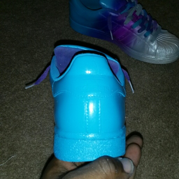 Custom Adidas - Picture 3 of 4