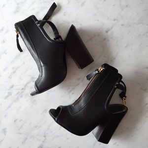 Topshop Paragon Zip Front High Sandals in 5.5 NWT