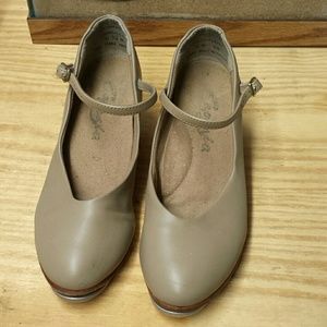 Tan Tap Shoes 💜