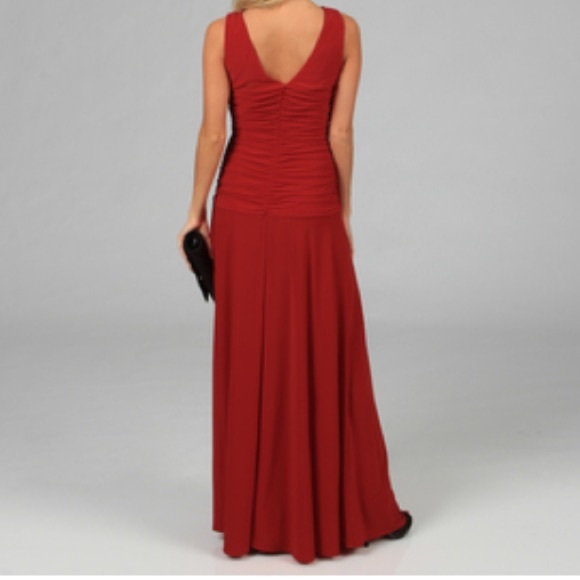 ❌SOLD❌ Drape neck rouched long evening dress - Picture 2 of 4