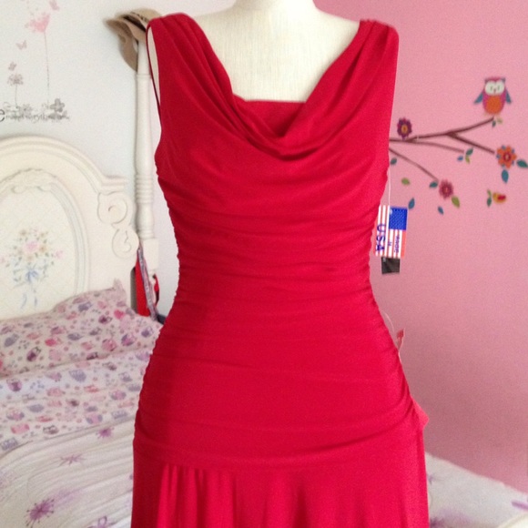 ❌SOLD❌ Drape neck rouched long evening dress - Picture 3 of 4