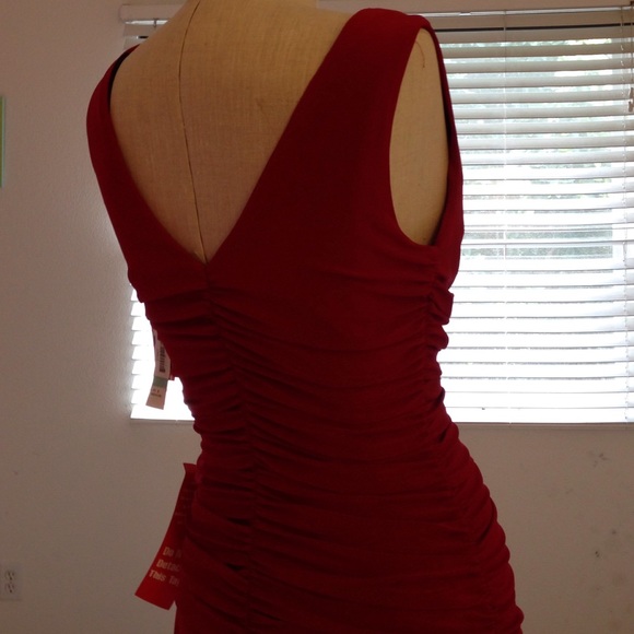 ❌SOLD❌ Drape neck rouched long evening dress - Picture 4 of 4