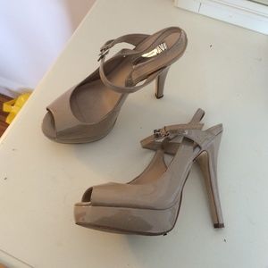 I.n.c nude pump open toe heel