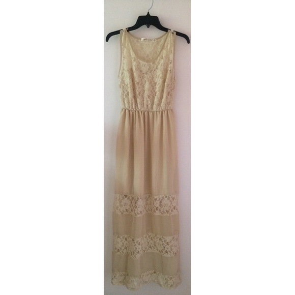 Beige Laced maxi dress! NWOT!