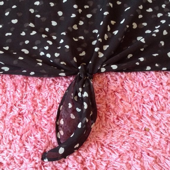 Sheer black and white hearts crop top - Picture 2 of 4