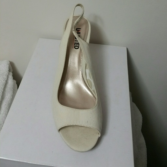 Natural sling back shoe