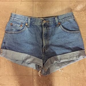 High waisted Levi denim shorts