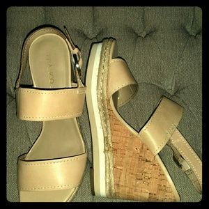 MAKE ME AN OFFER Franco Sarto  Wedge Sandals