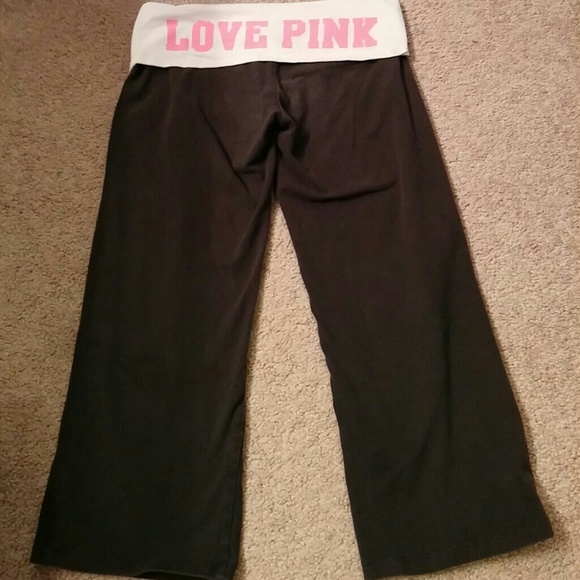 *SOLD ON MERC*  VS PINK yoga crop capris