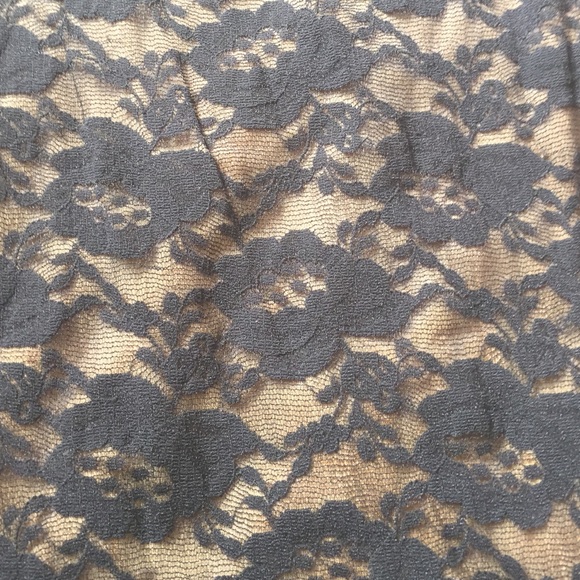 Black/ Beige vintage lace body-con dress - Picture 2 of 3