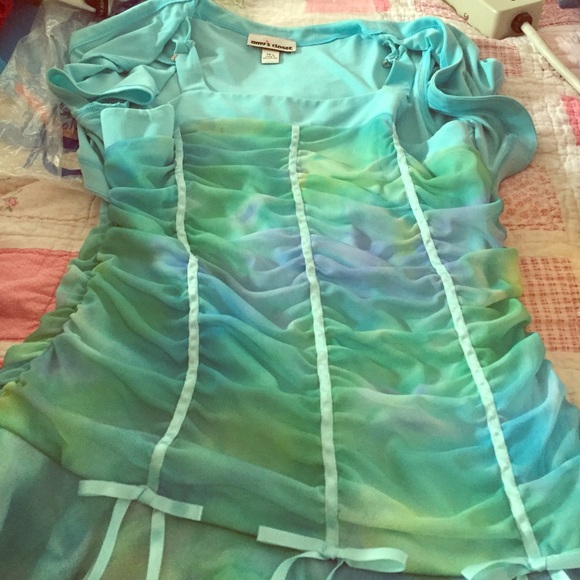 turquoise dress w/ white trimming