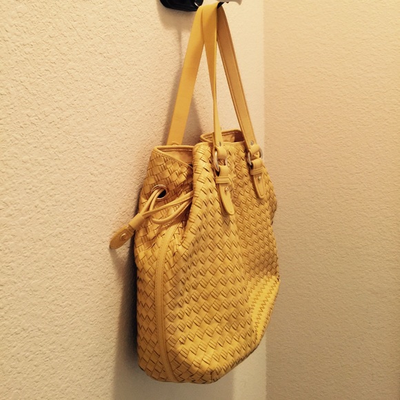 Authentic Weave Drawstring Handbag - Picture 2 of 4