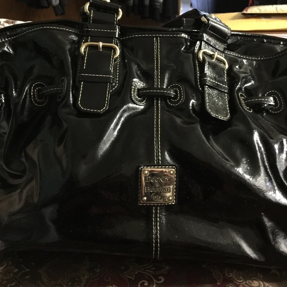 Dooney & Bourke patent leather black Chiara