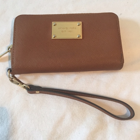 Michael Kors Wristlet