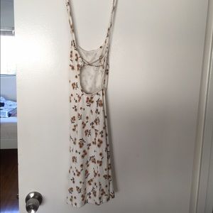Brandy Melville open back daisy dress