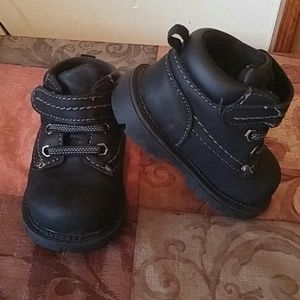 Boys boots