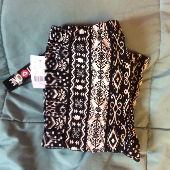 Tribal print leggings