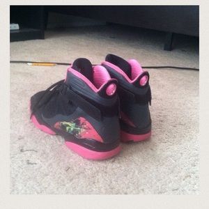 Air Jordan 8 GS Black/Hot pink