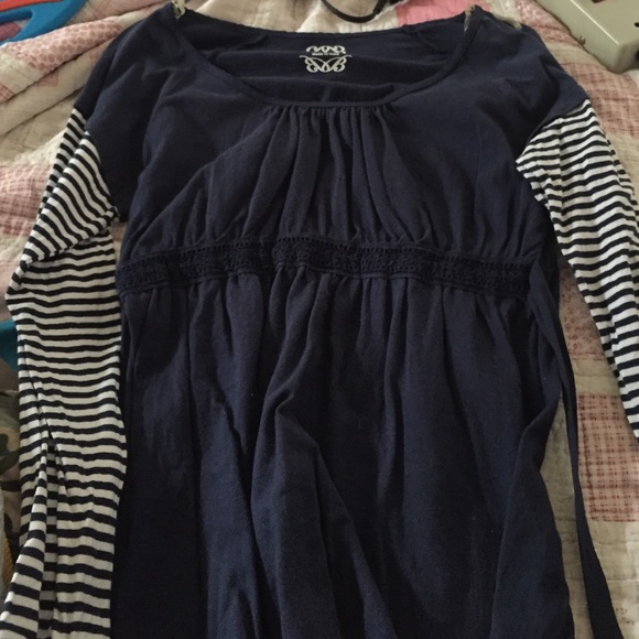 blue shirt w/ stripes