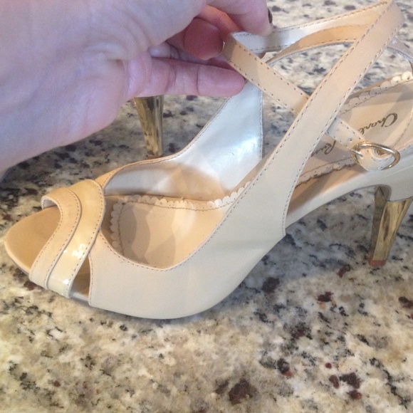 Cute nude heels with an ankle strap size 7 - Picture 2 of 2