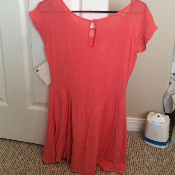 Adorable Roxy Dress - Picture 2 of 4