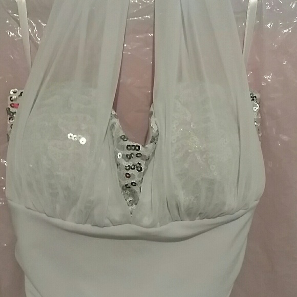 Sexy white dress - Picture 2 of 4