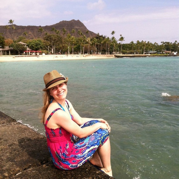 Meet your seller! 😘👠💄