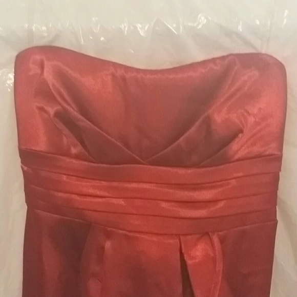 Never worn red dress - Picture 2 of 4