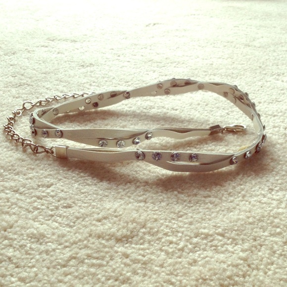 💚SALE💚Jeweled White Belt with Chain