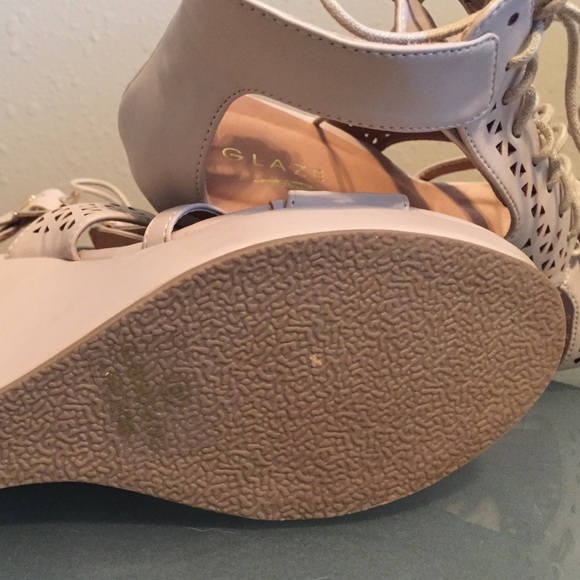 ✨SOLD IN BUNDLE✨Nude lace up wedges - Picture 3 of 4