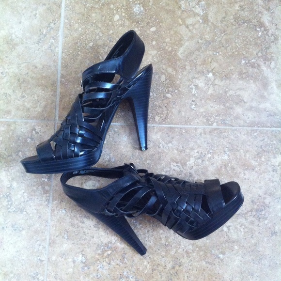 Woven/caged heels - Picture 3 of 4