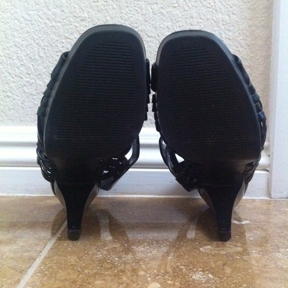 Woven/caged heels - Picture 4 of 4