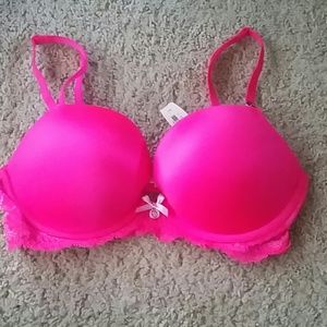 Nwt 32D Victorias secret
