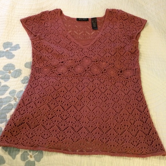 Women's used top.