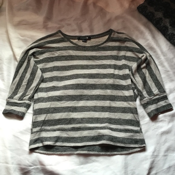 Bundle Sweater - Picture 4 of 4