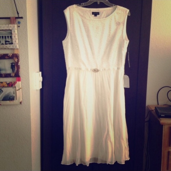 Tahari dress brand new with tags