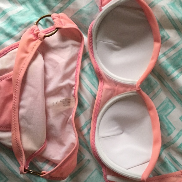 Pink bikini - Picture 2 of 2