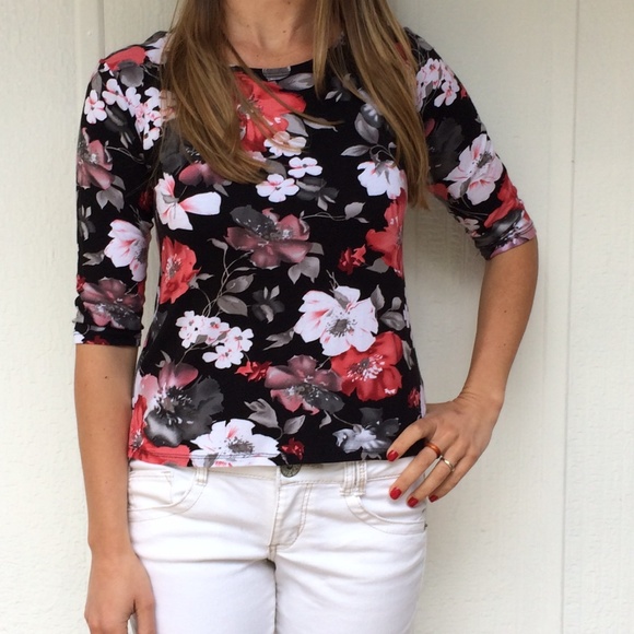 Flower top - Picture 2 of 2