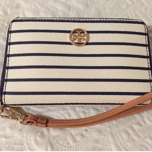 Like new Tory Burch wristlet