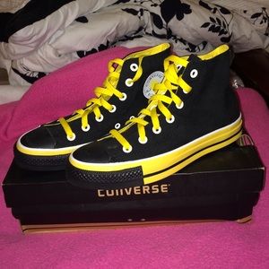 Black/Yellow Chuck Taylor Allstar Converse Hi-Top
