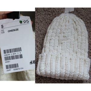 White classic knitted beanie