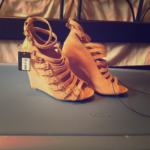 Forever 21 wedges Sz 6 NWT