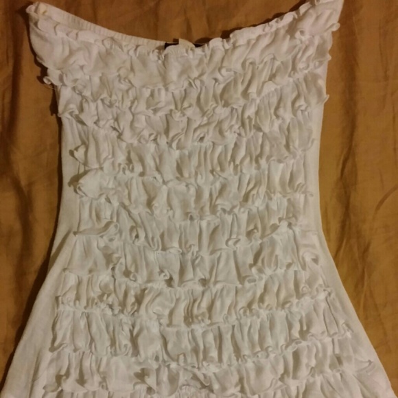 Closet closing~~White ruffle tube top