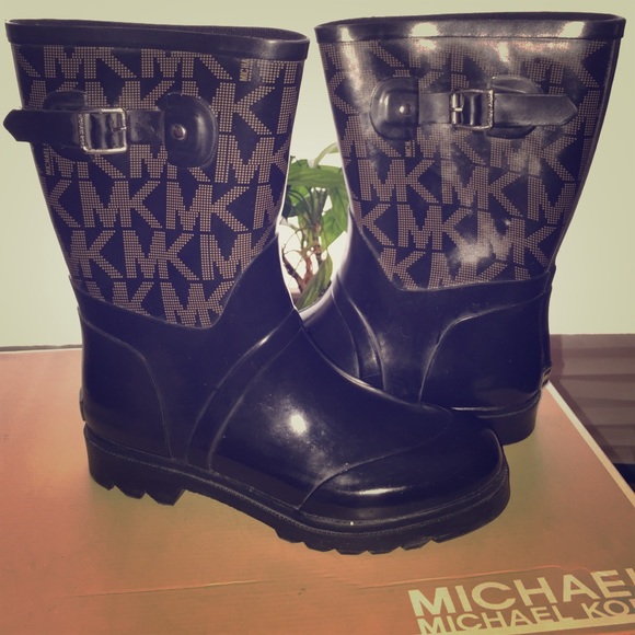 Micheal Kors Rain Boots, they look like new!