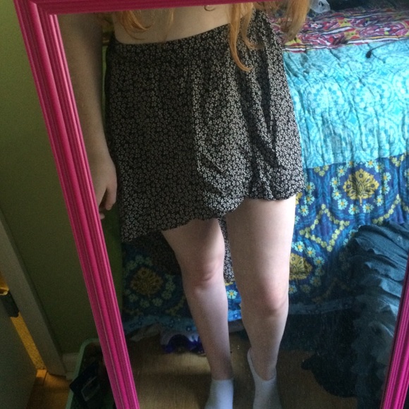 Brandy Melville High-low  skirt