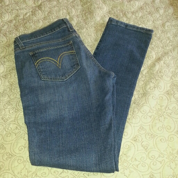 Levis