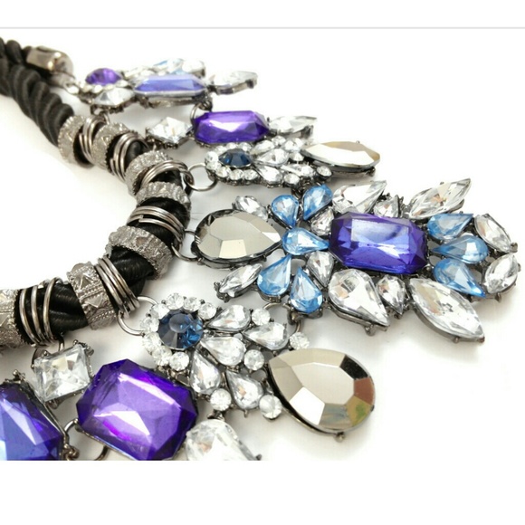 Statement Necklace - Picture 2 of 4