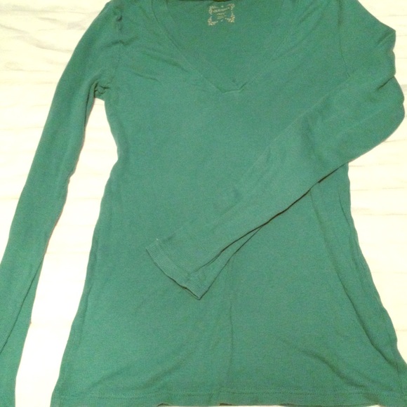 Sea foam green long V neck shirt
