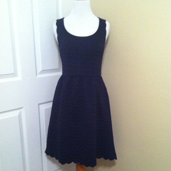 🚫Sold🚫Anthropologie Caye Scalloped Dress - Picture 2 of 4